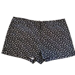 8ight Seconds women Black Shorts Size Medium